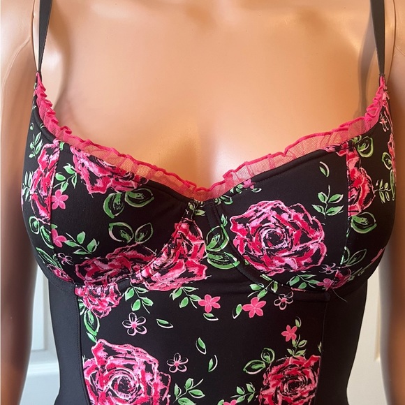 Black Corset Nightie w/Hot Pink and Green Flowered Trim - Picture 4 of 4